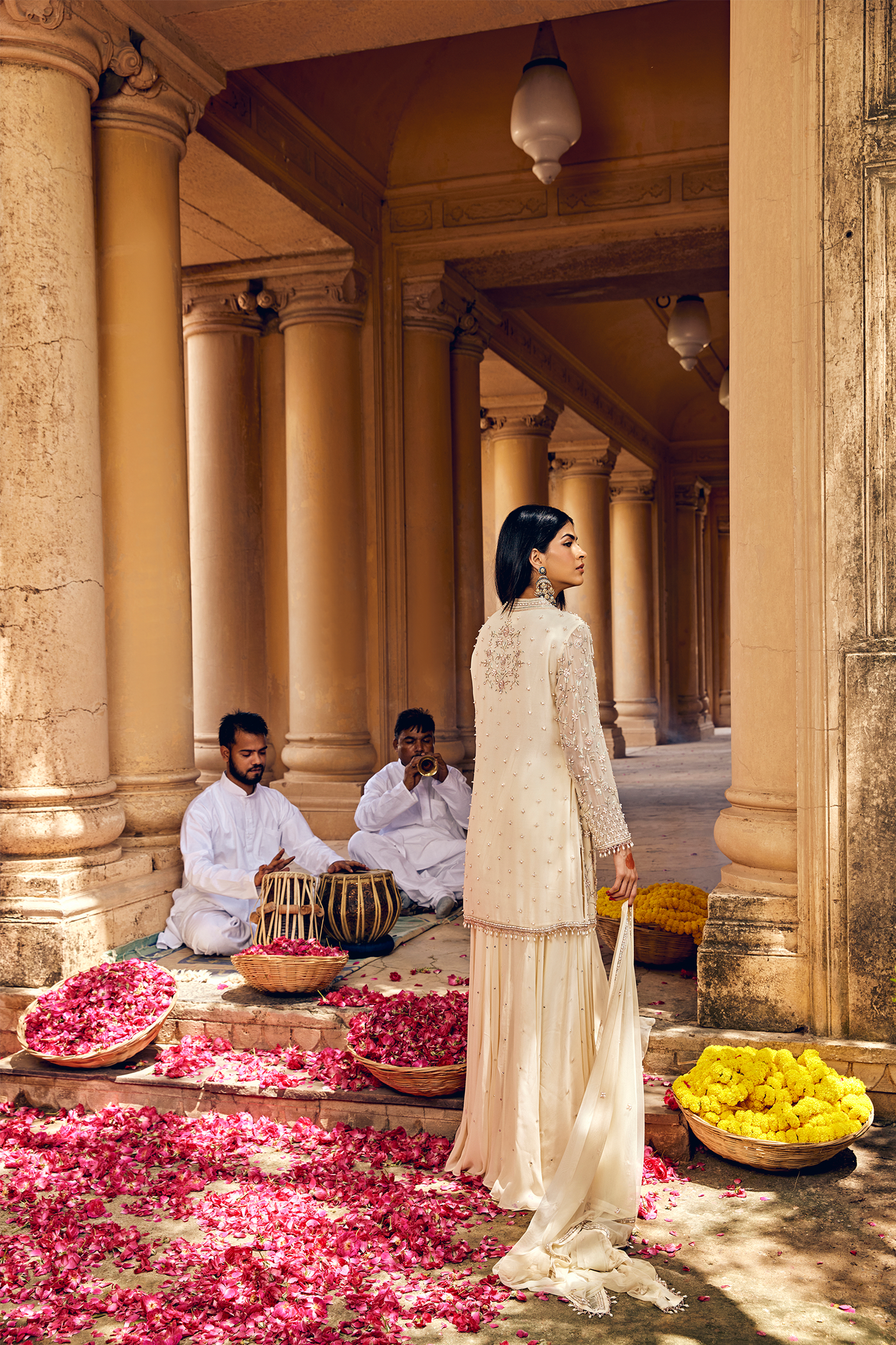 IVORY EMBELLISHED SHORT KURTA SET